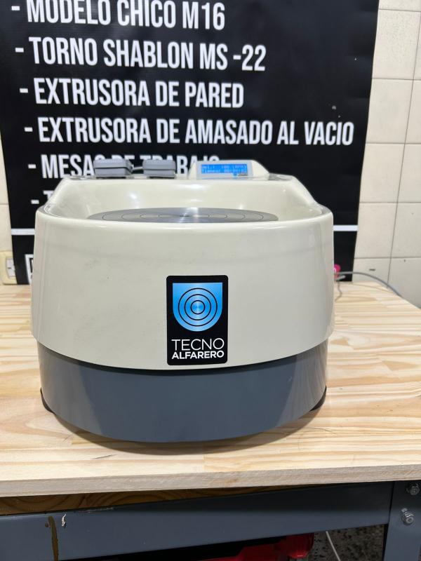 Imagen ilustrativa de TORNO DE MESA M16